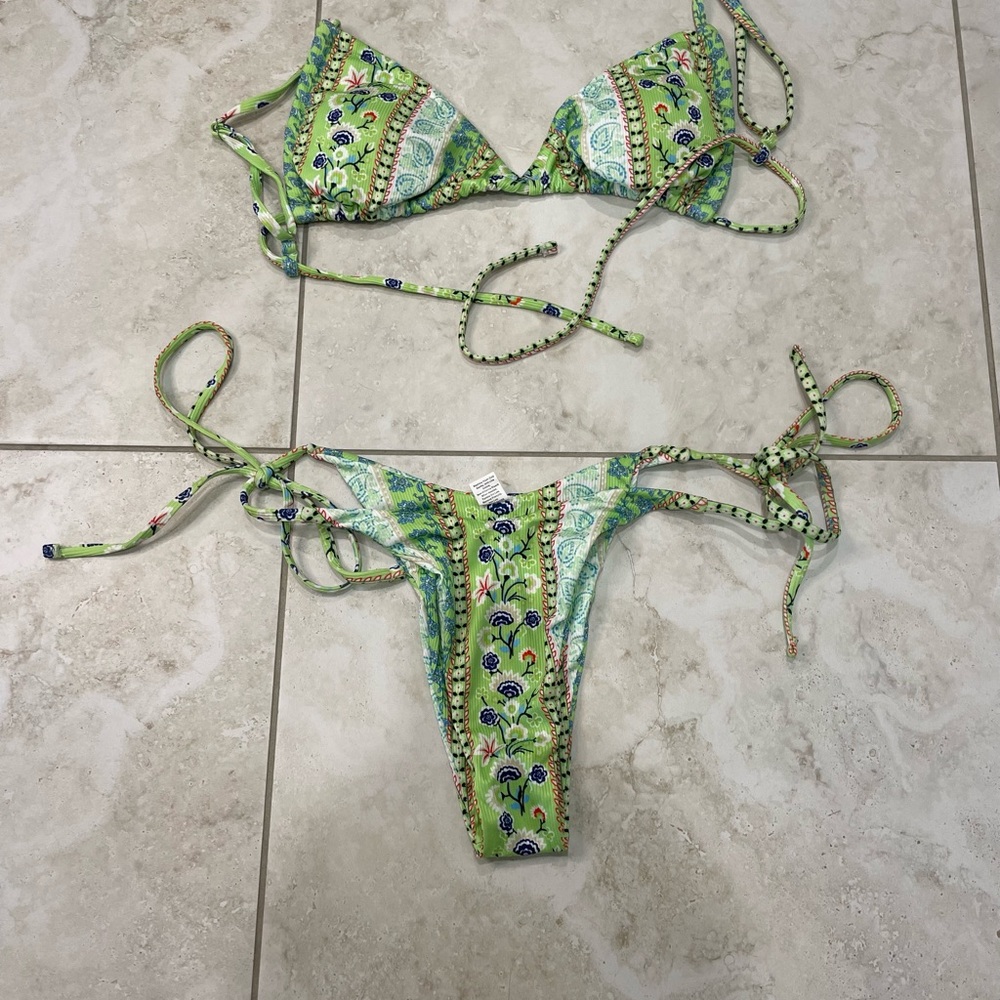 Green Patterned Bikini Set Nwot - image 2